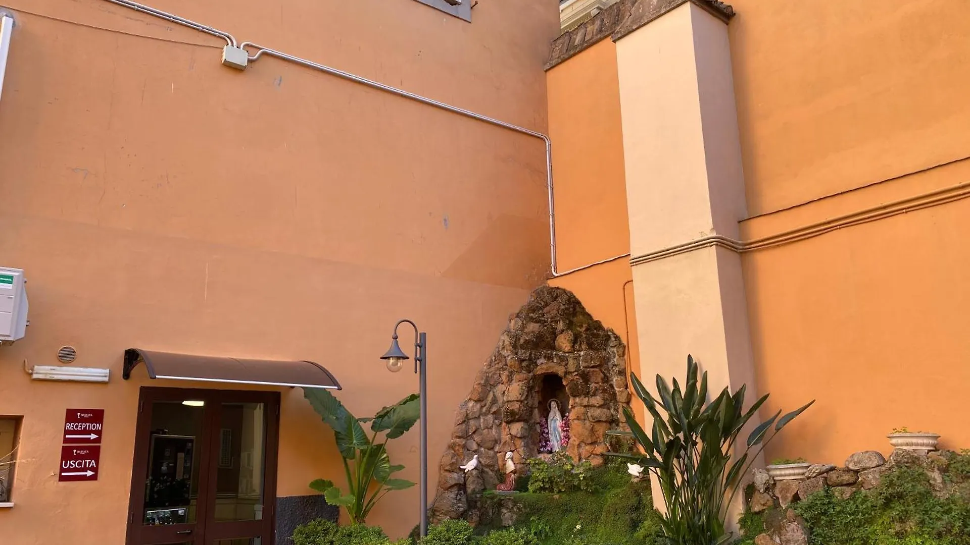 Basilica Hotel روما