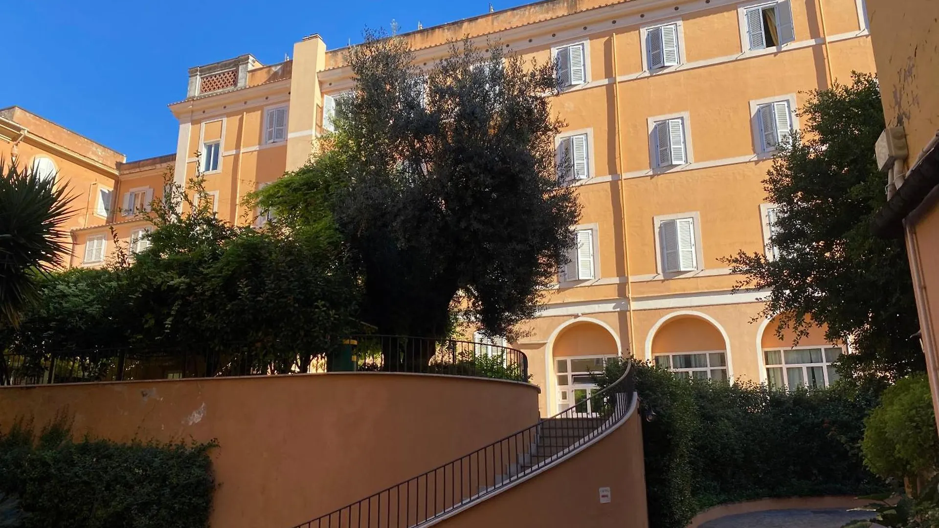 Basilica Hotel روما